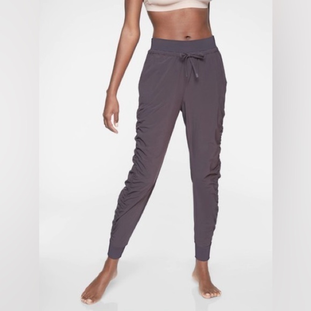Athleta Atitude Pant Size 6 Tall